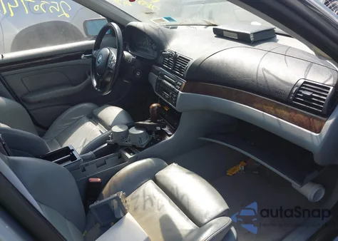 2003 BMW 325It из США, поврежденный, VIN WBAEN33473PC12350